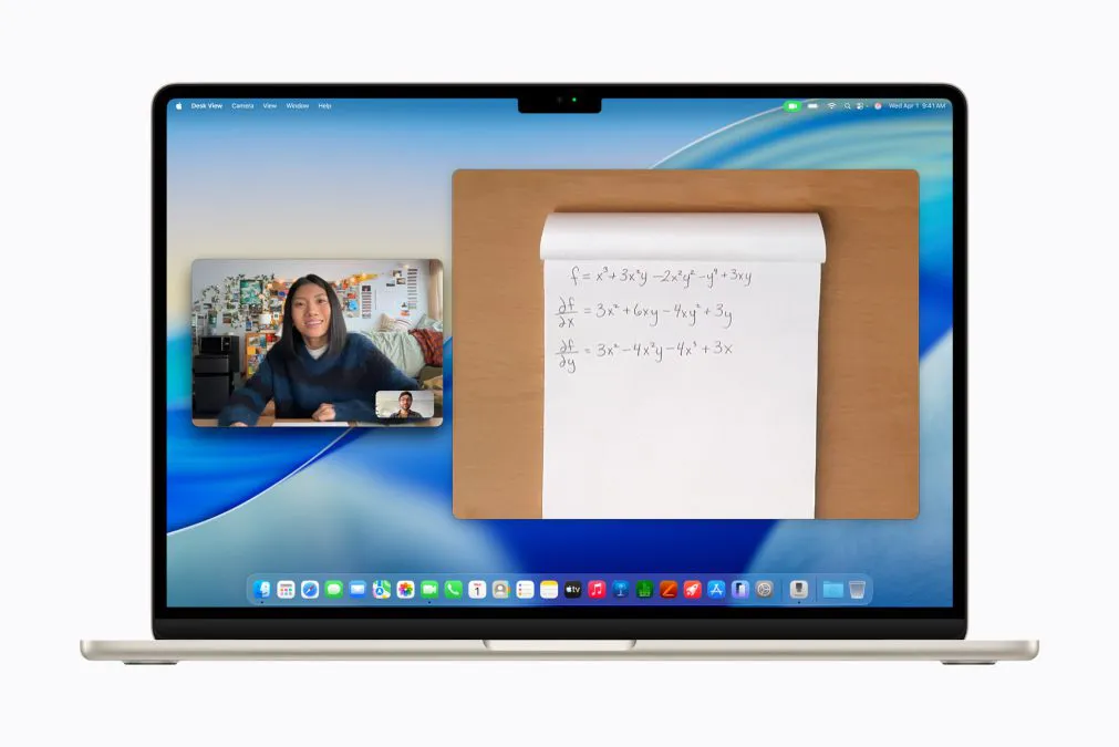 MacBook Air con una chiamata FaceTime e la Panoramica Scrivania.