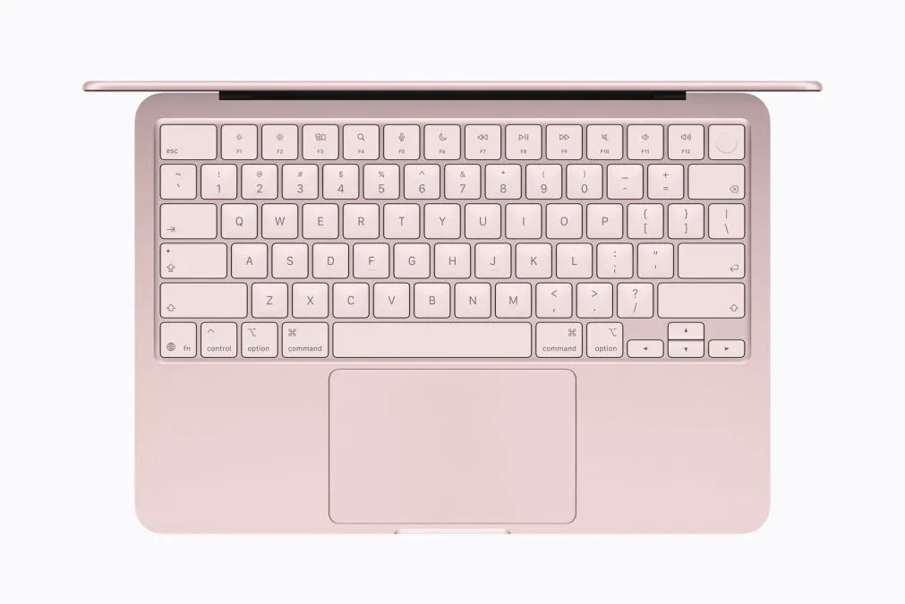Primo piano della Magic Keyboard di MacBook Neo.